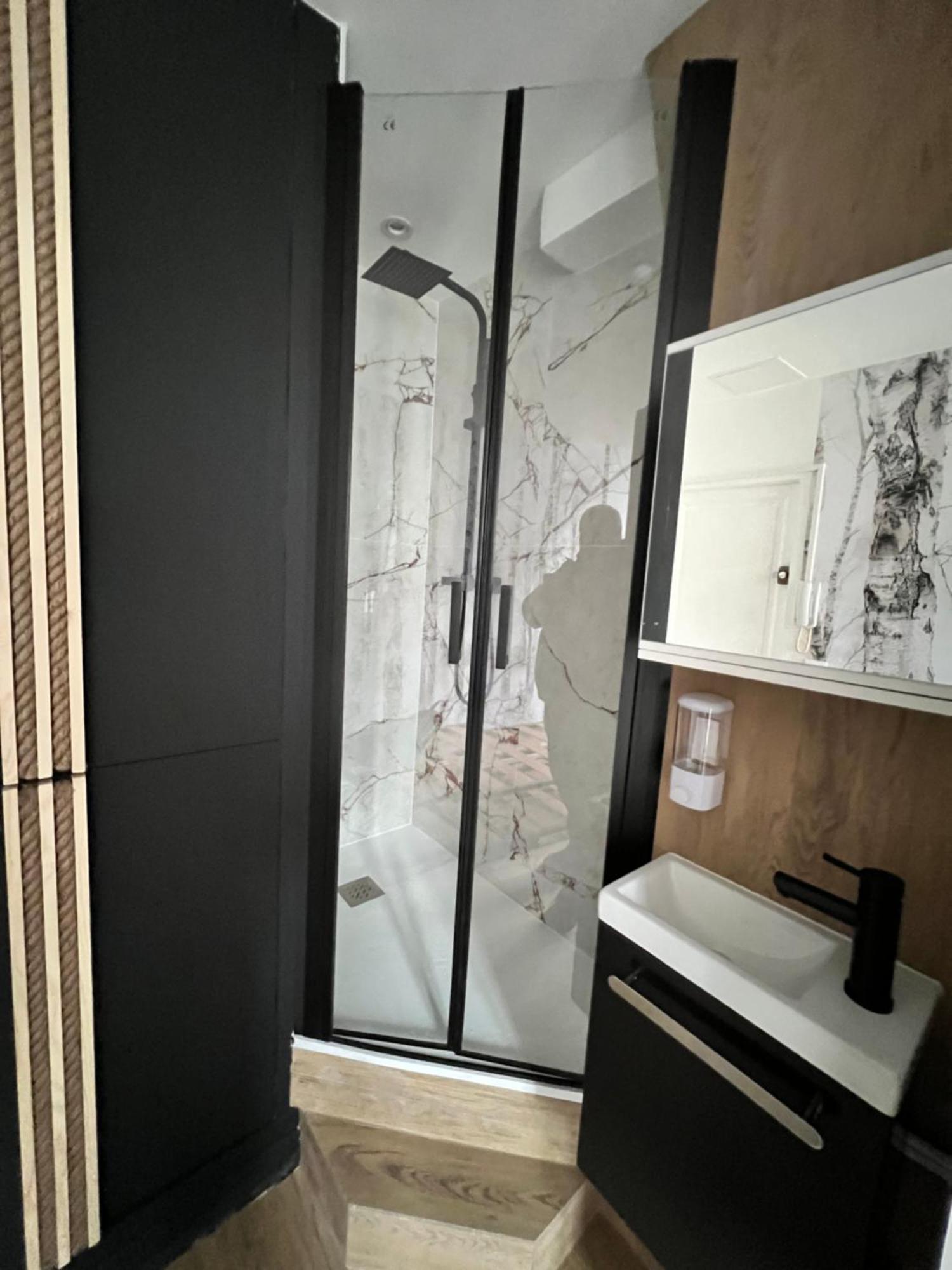 Batignolles, Montmartre Chambre 12M2 , Metro 13 Et 14 Paryż Zewnętrze zdjęcie