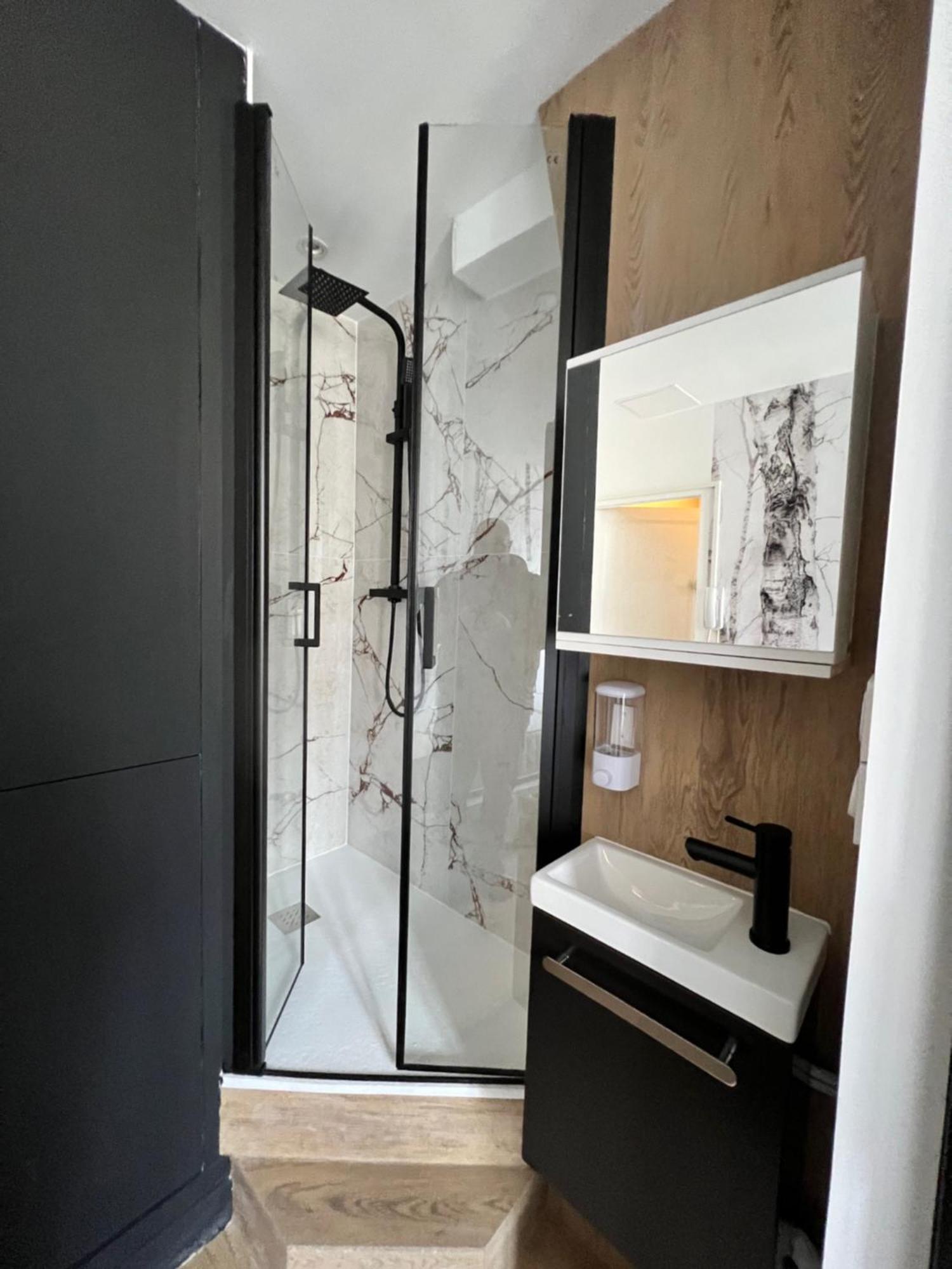 Batignolles, Montmartre Chambre 12M2 , Metro 13 Et 14 Paryż Zewnętrze zdjęcie